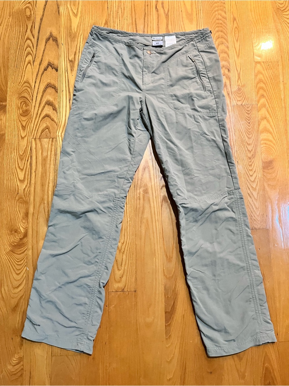 Columbia womens Light Gray Cargo Pants size 8
